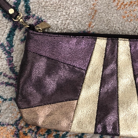 Purple and Gold Clutch 🎀 - Picture 2 of 3